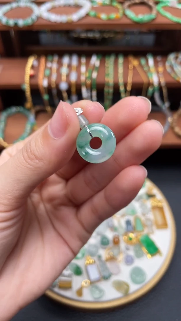 【闪购商品】翡翠吊坠(不含链)18K金镶嵌一个 JK135