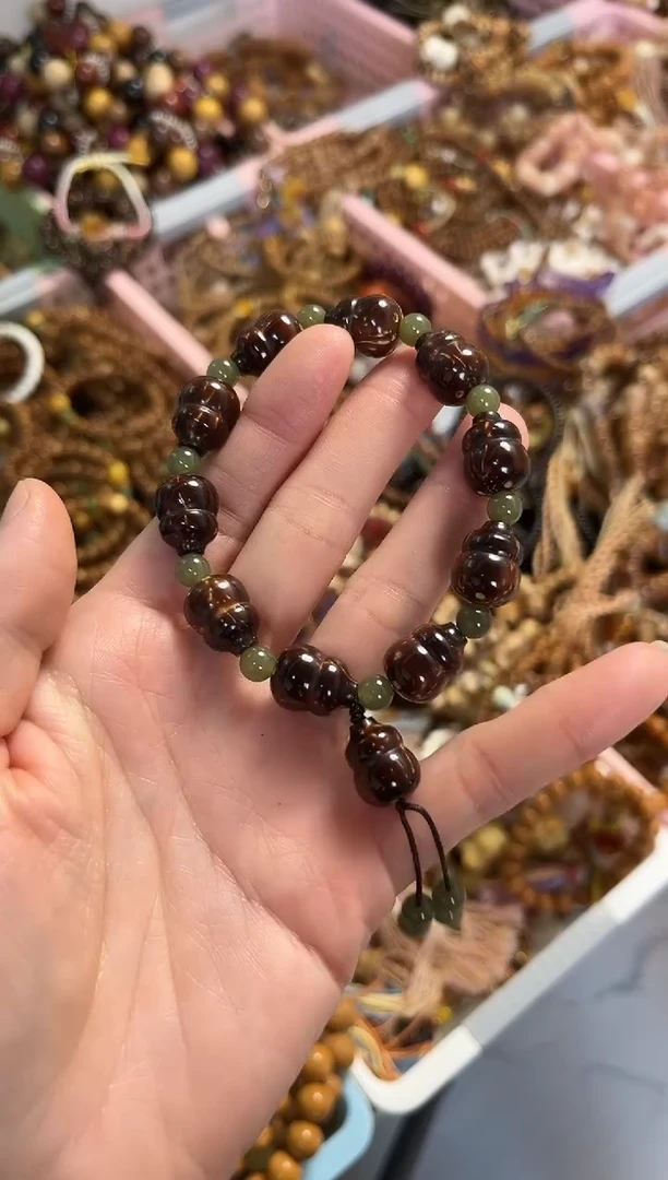 未镶嵌手串和田玉紫金鼠葫芦搭配和田玉手串