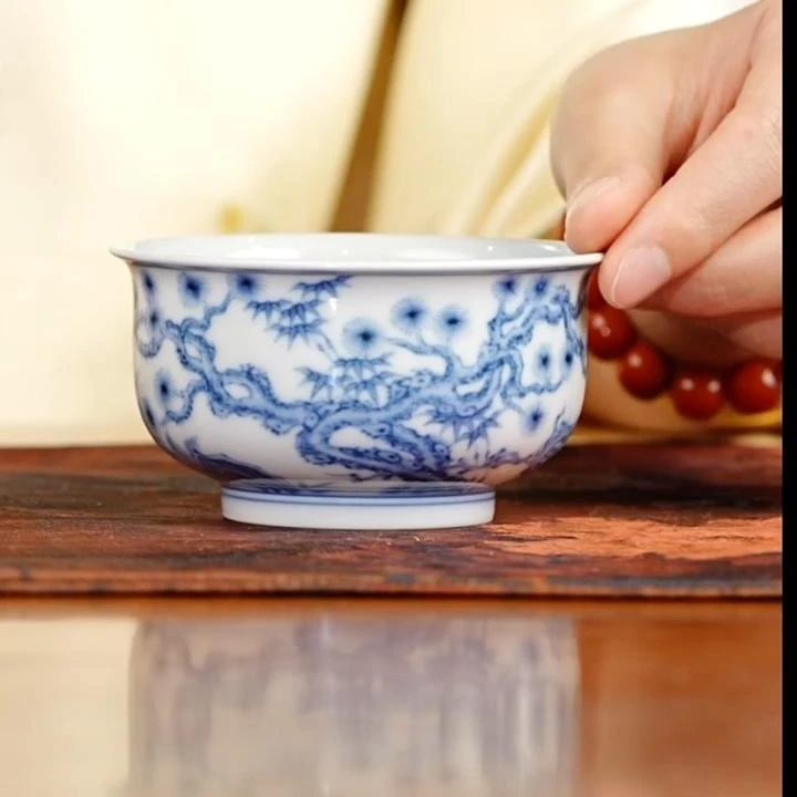 【小乔赏瓷】望月怀古 景德镇手工手绘松竹梅内绘麒麟炉式杯