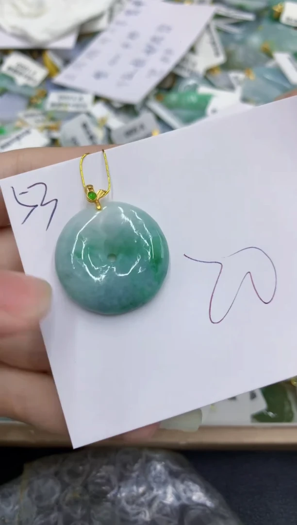 颈饰18K金镶嵌翡翠翡翠