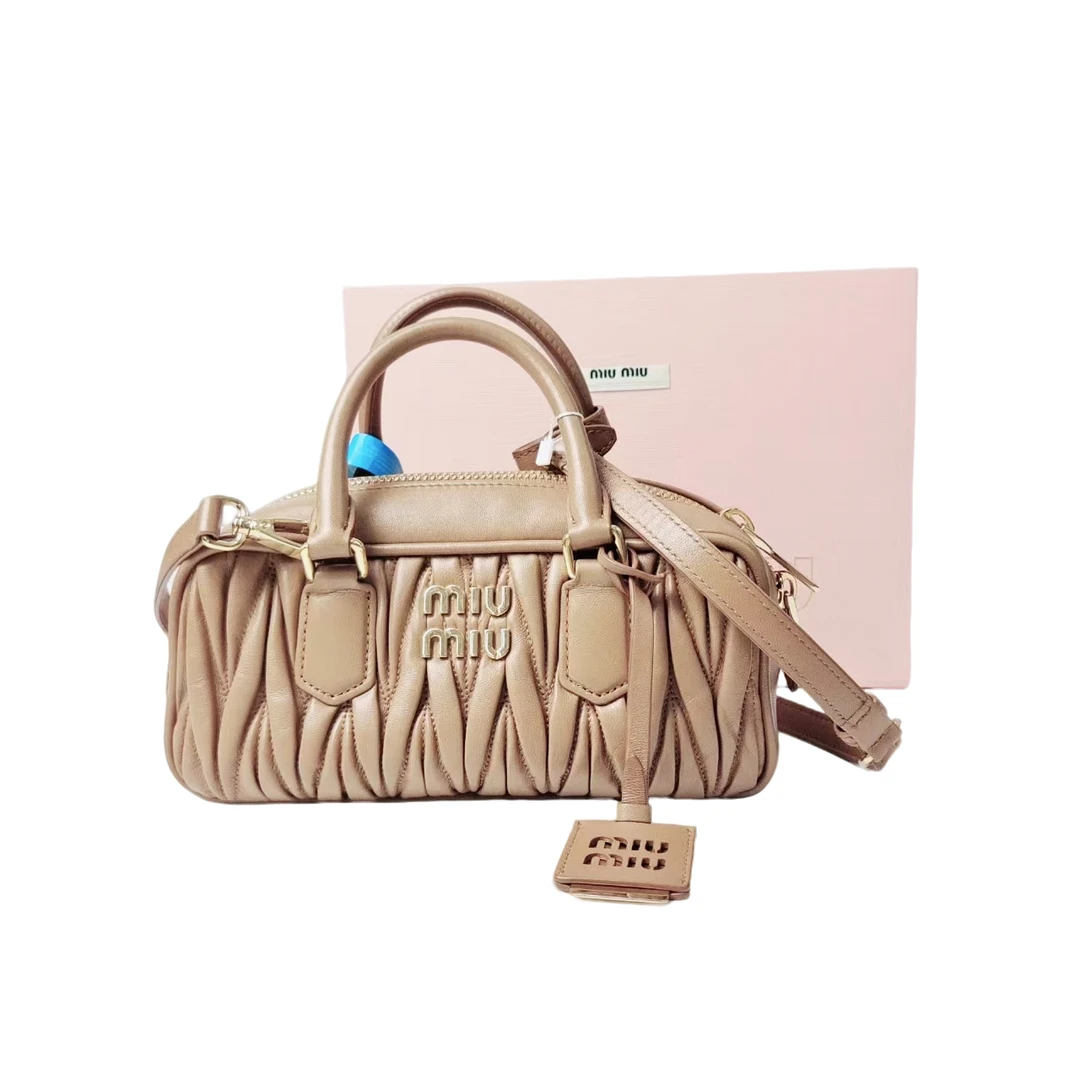 99新 MIU MIU/缪缪 安洁利严选斜挎包/YH021369