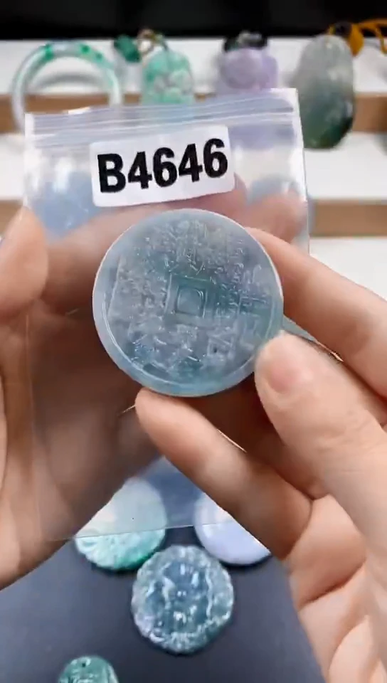 颈饰未镶嵌翡翠天然翡翠吊坠挂件