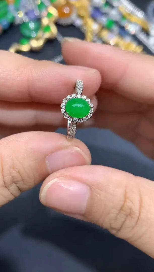 18K金镶嵌戒指翡翠450-春日珠宝