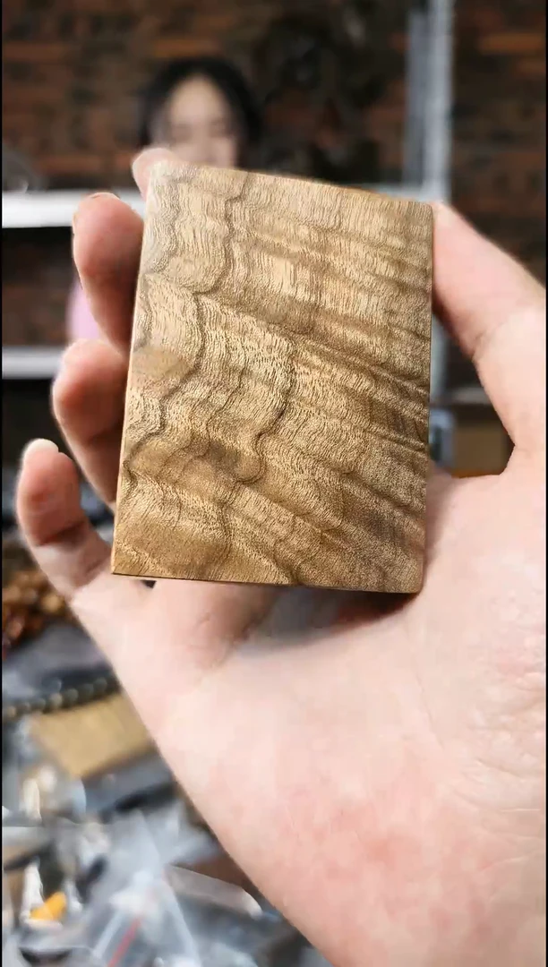 【闪购商品】金丝楠无事牌手把件