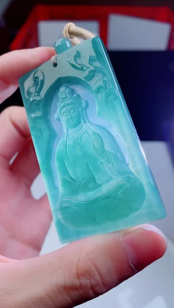 颈饰未镶嵌翡翠   ·