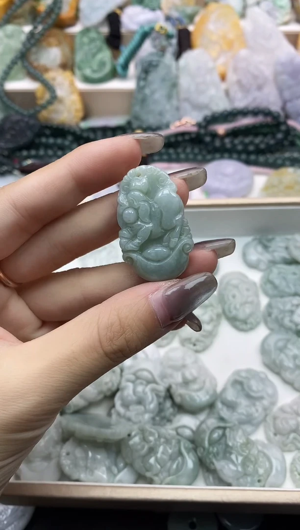 颈饰未镶嵌翡翠1