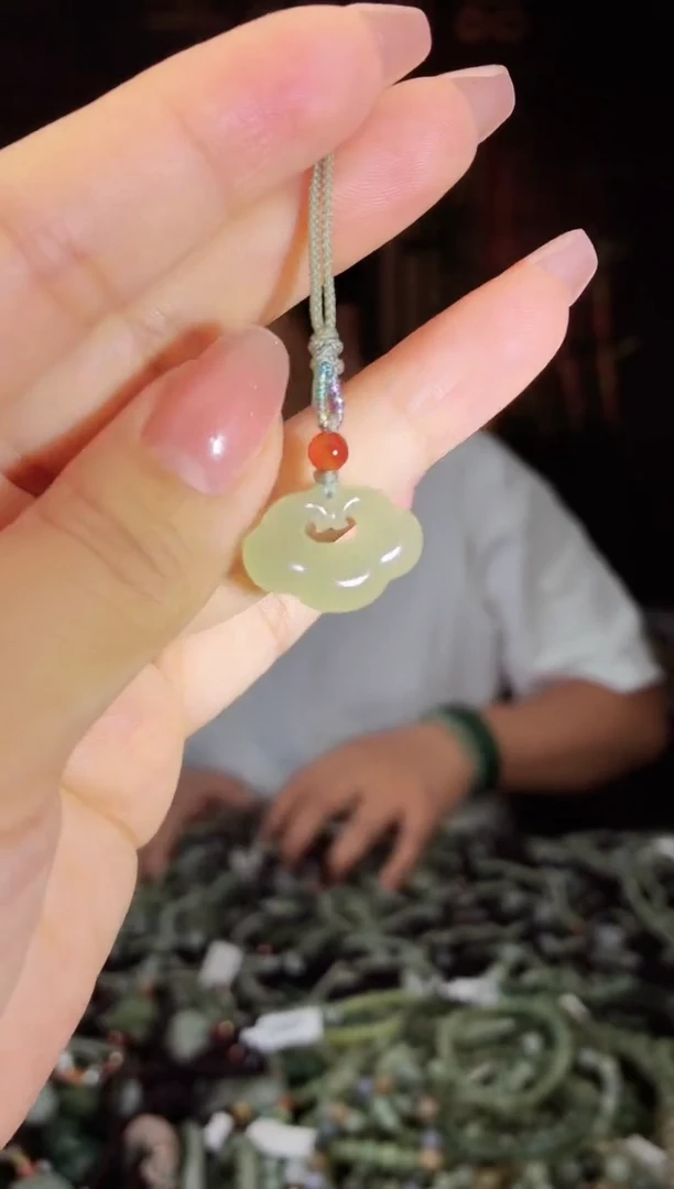 和田玉未镶嵌颈饰拍一发一