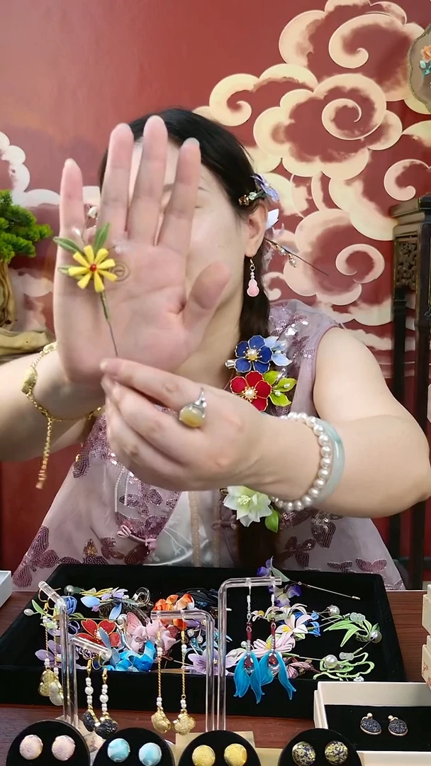 刺绣纯手工非遗绒花