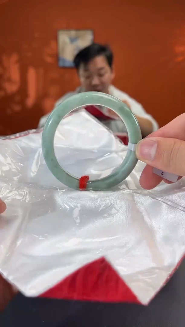 未镶嵌手镯翡翠2