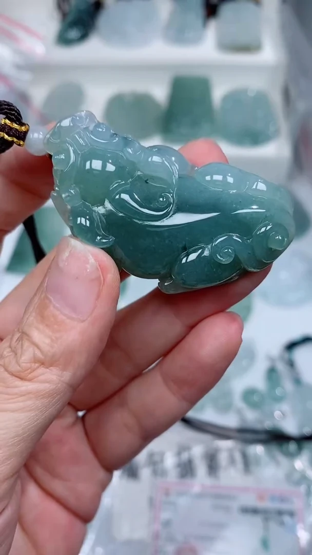 颈饰未镶嵌翡翠吊坠