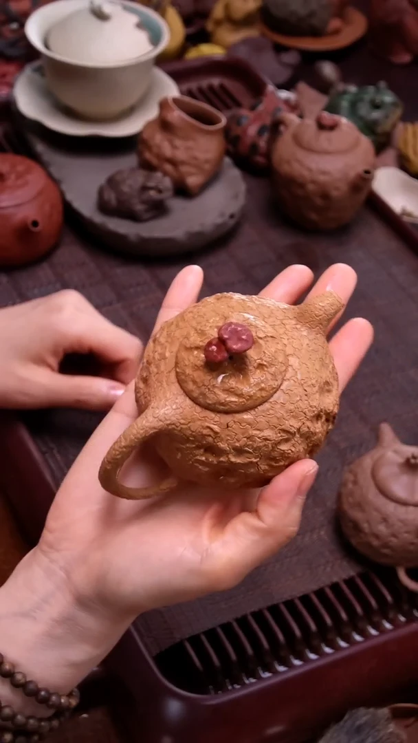 刘帅《黄金段红灵芝供春壶》