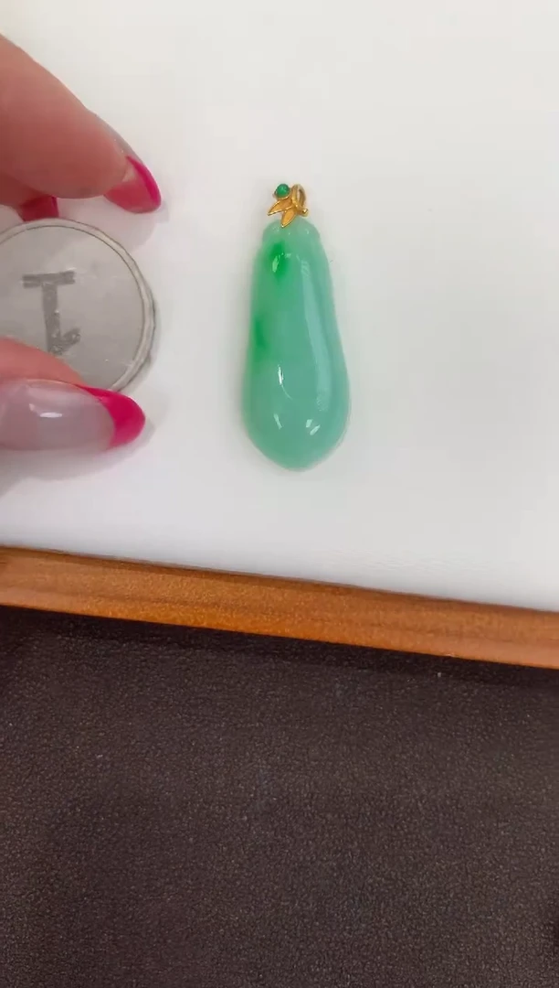 颈饰18K金镶嵌翡翠天然缅甸a货翡翠