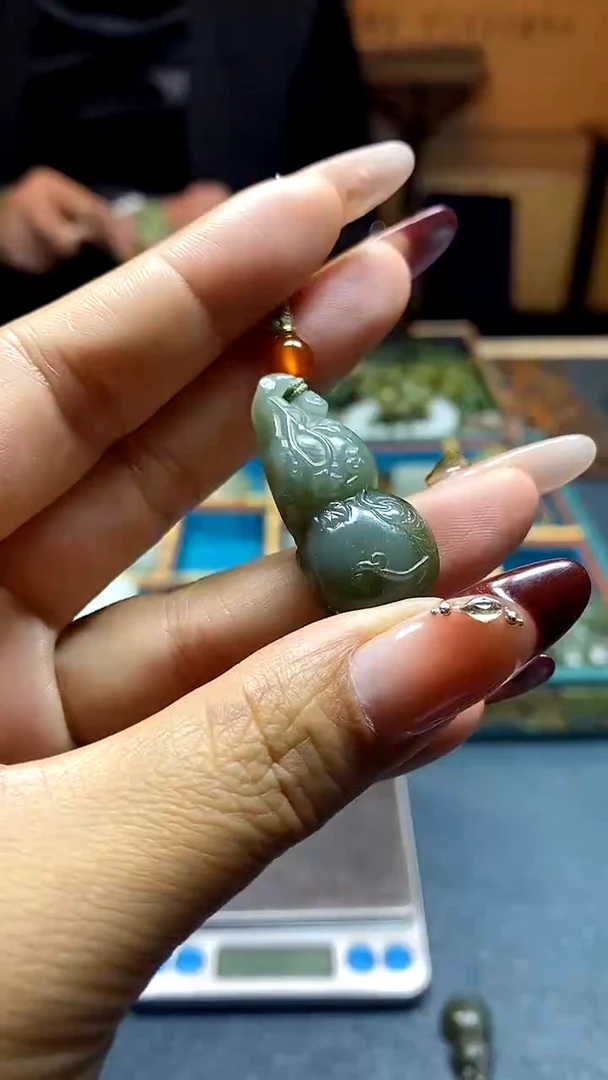 颈饰未镶嵌和田玉多样化发货，拍一发一