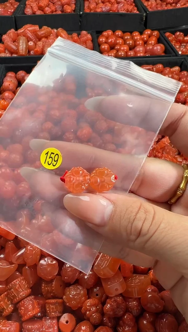 颈饰未镶嵌南红玛瑙1