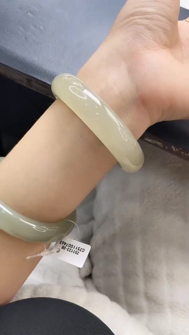 未镶嵌手镯石英质玉w163-DB58+