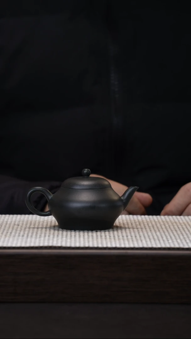 【闪购商品】紫砂茶壶紫砂壶 君子兰泥 梨形壶 110cc
