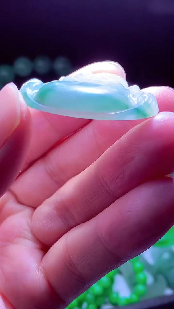 未镶嵌定制翡翠胡**?翡翠毛货定制