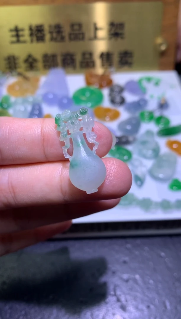 未镶嵌定制翡翠毛货