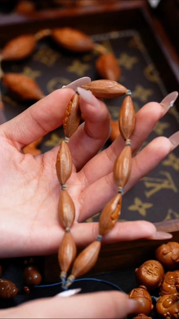 【闪购商品】橄榄核吊坠苏工橄榄核