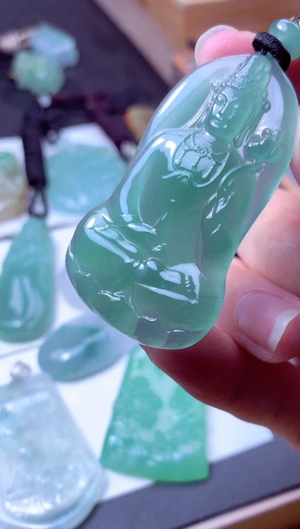 颈饰未镶嵌翡翠天然A货翡翠