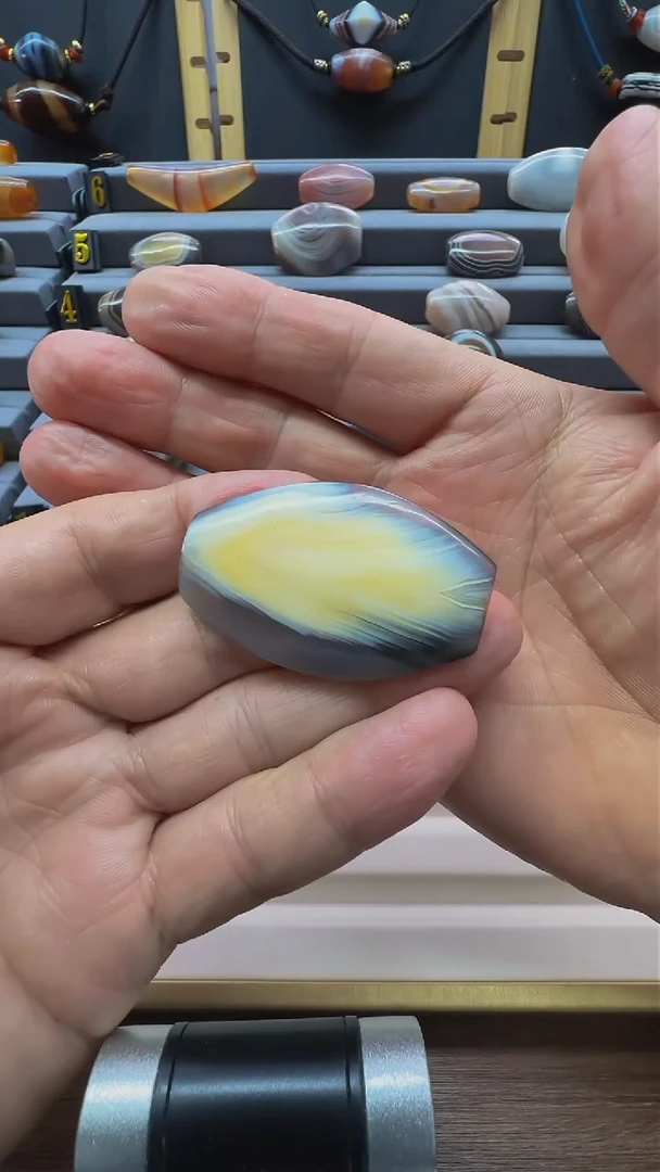 未镶嵌颈饰玛瑙/玉髓玛瑙48*31*10