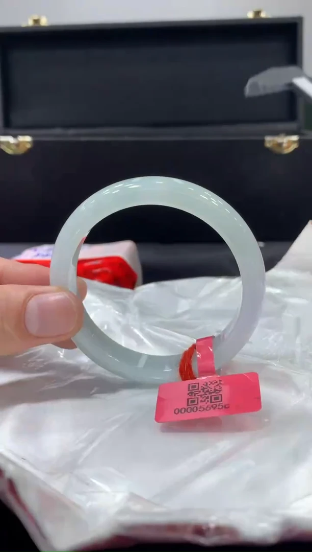 未镶嵌手镯翡翠翡翠手镯