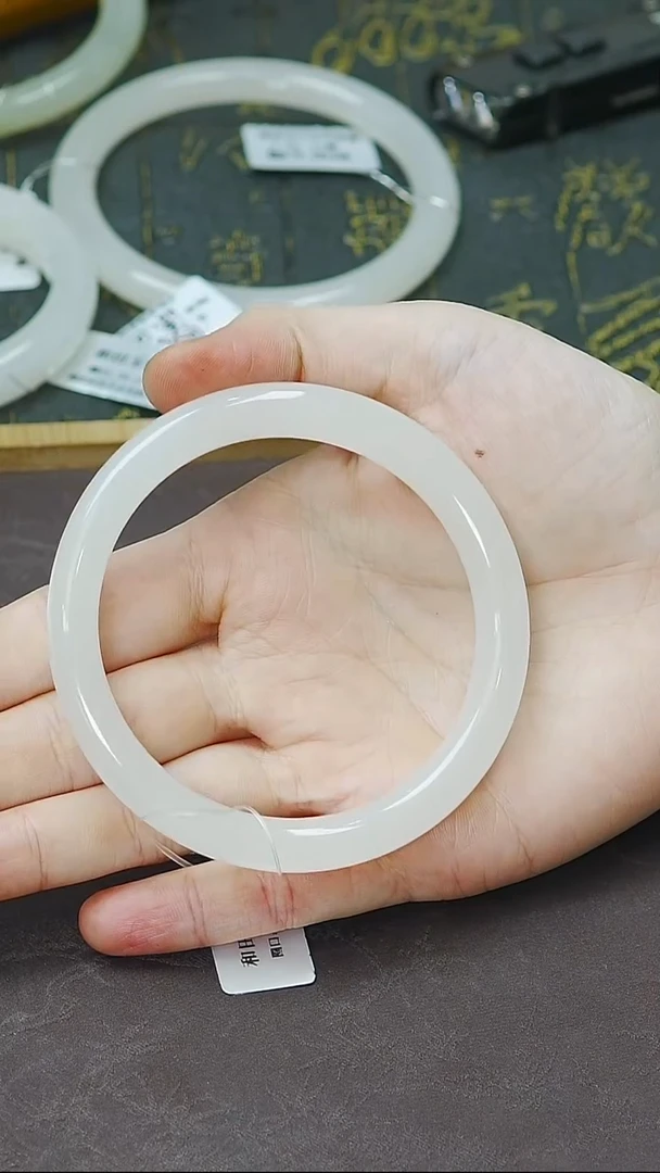 未镶嵌手镯和田玉61圈口胖圆条高冰白玉手镯