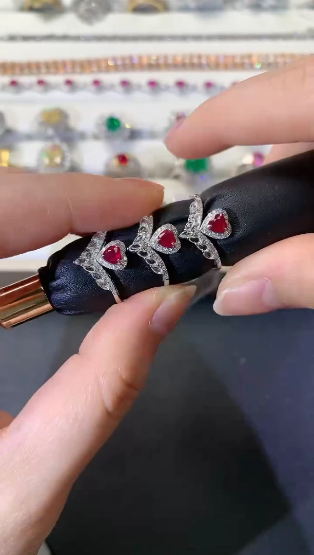 【闪购商品】祖母绿戒指18K金镶嵌多样性发其一D75|3800