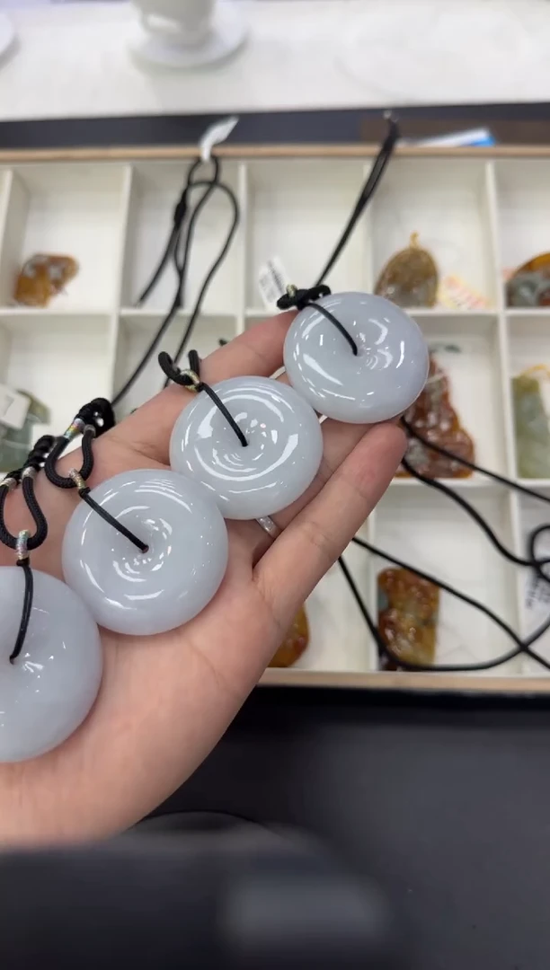 【闪购商品】翡翠颈饰未镶嵌天然翡翠A货厚平安扣多样性一件