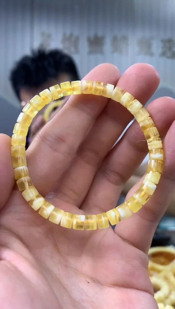 【闪购商品】琥珀裸石未镶嵌手串