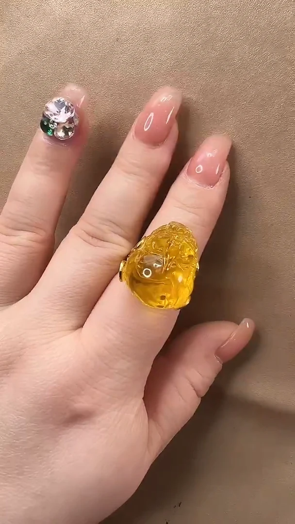 琥珀颈饰未镶嵌戒指