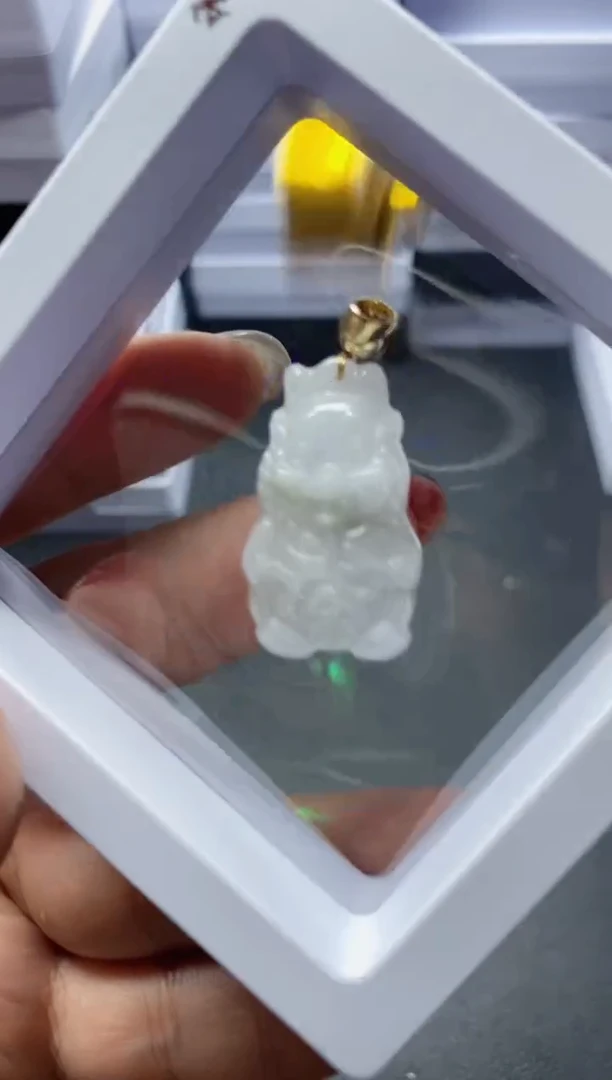 【闪购商品】翡翠吊坠(不含链)未镶嵌40318