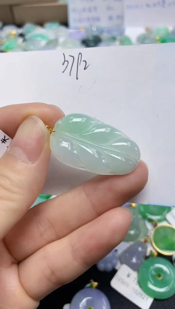翡翠18K金镶嵌颈饰天然缅甸翡翠A货