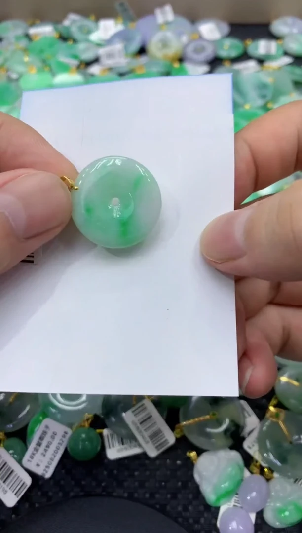 颈饰18K金镶嵌翡翠天然缅甸翡翠A货