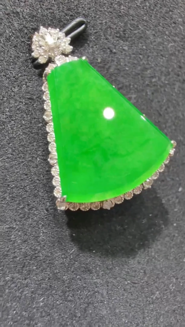 吊坠(不含链)18K金镶嵌翡翠多样性团购发一件