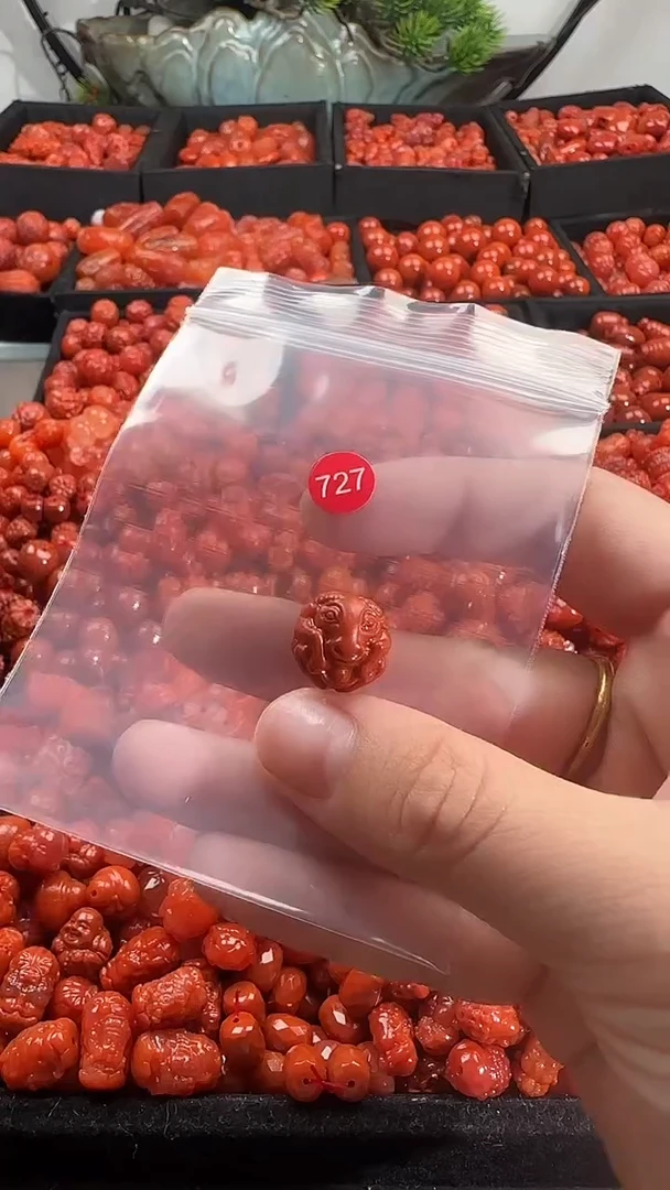 颈饰未镶嵌南红玛瑙1