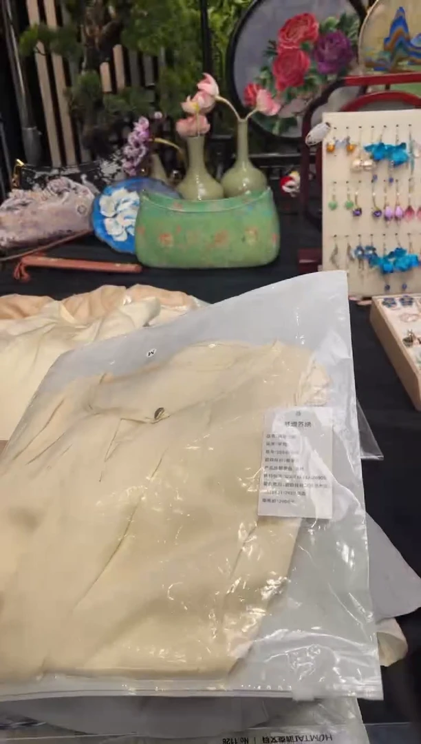 织绣夏*?非遗苏绣手工饰品