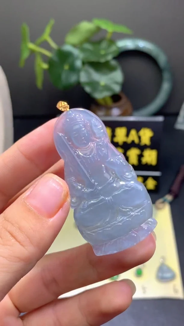 翡翠18K金镶嵌颈饰翡翠吊坠