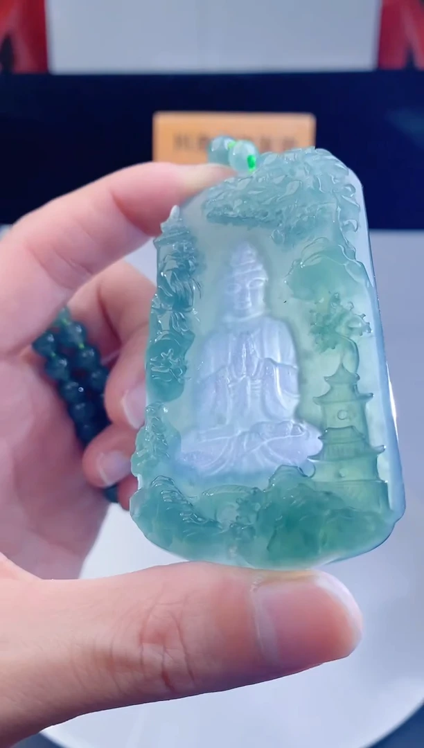 颈饰未镶嵌翡翠