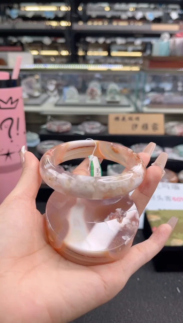 石英质玉手镯未镶嵌64圈口（赠品镯心）6852051