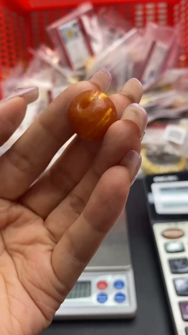 琥珀未镶嵌珠宝奇石308