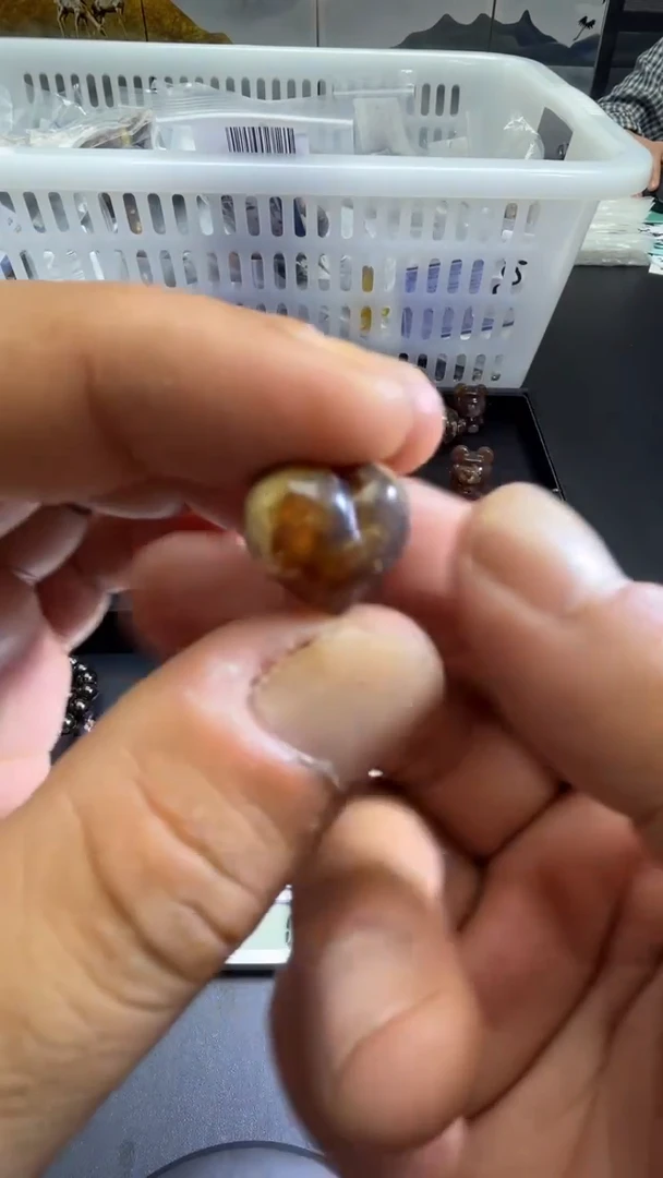 裸石琥珀未镶嵌46