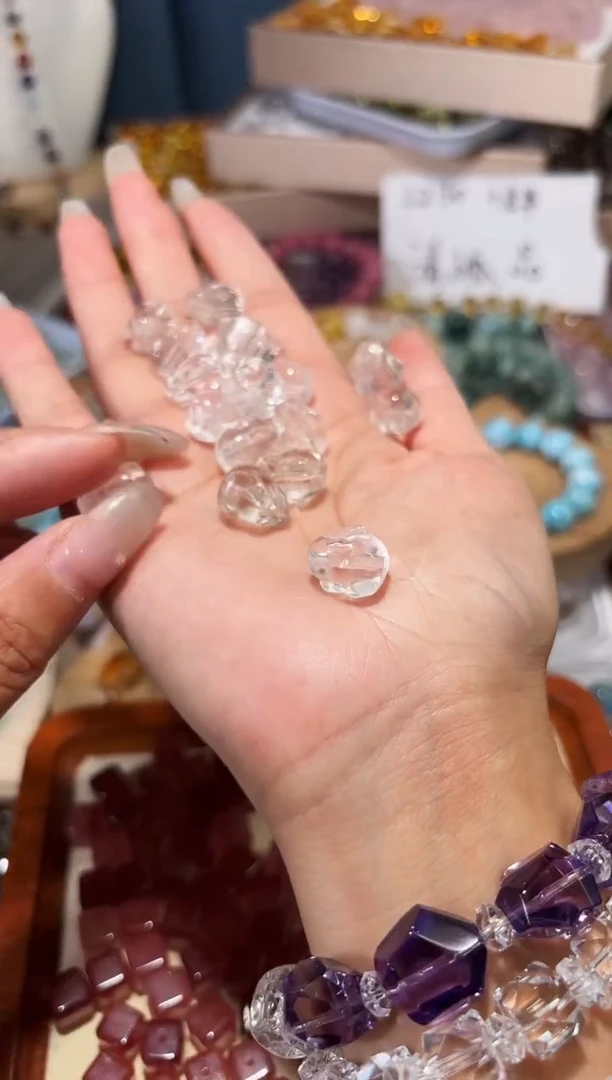 水晶手串未镶嵌白水晶兔子一个宽卡约11