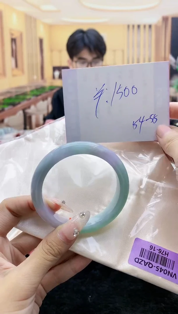 【闪购商品】翡翠手镯未镶嵌     H76-16