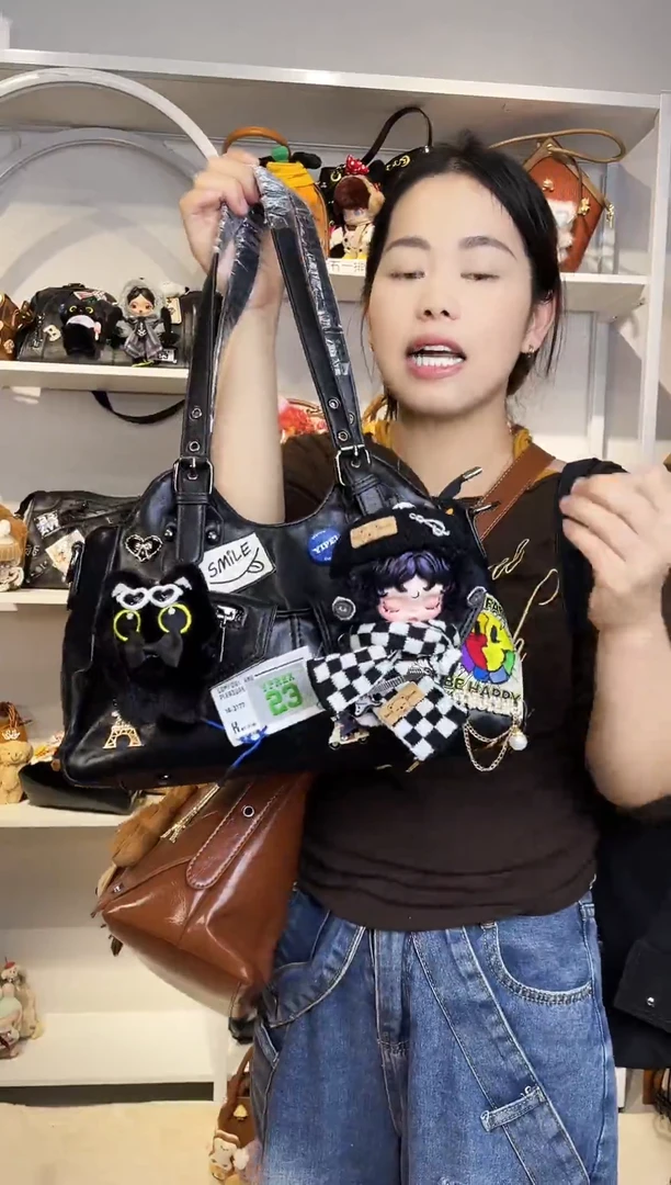 其他星夜+中黑包可斜挎，单肩