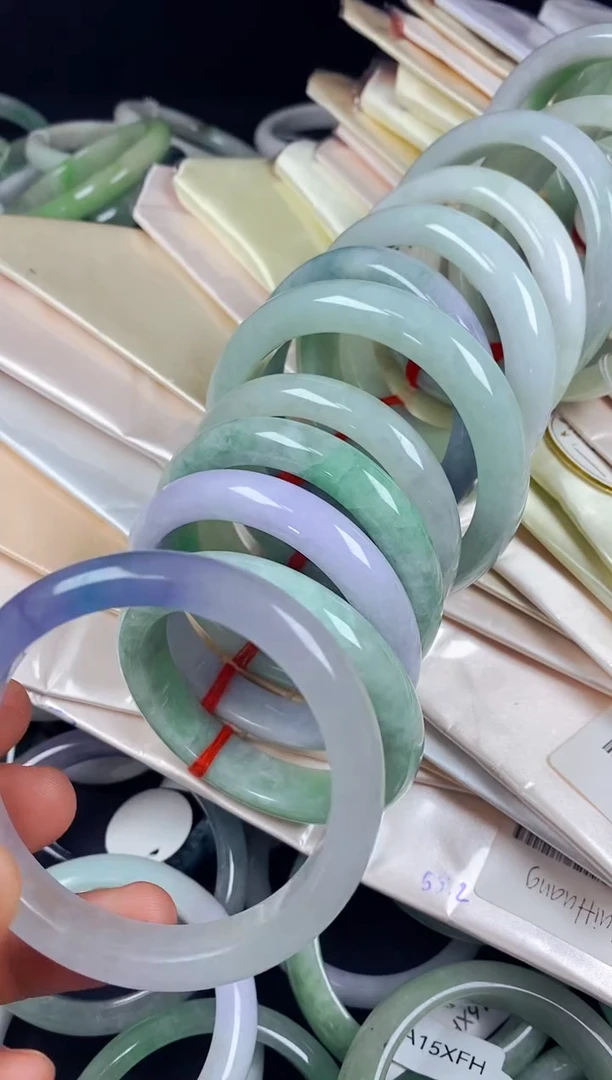 未镶嵌手镯翡翠手镯