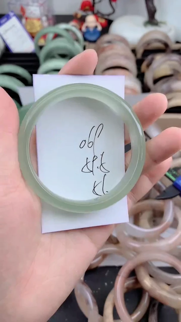 未镶嵌手镯石英质玉069