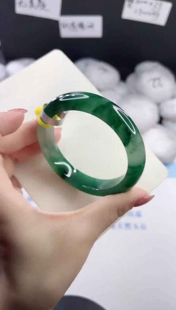 未镶嵌手镯石英质玉 多样性发货V35