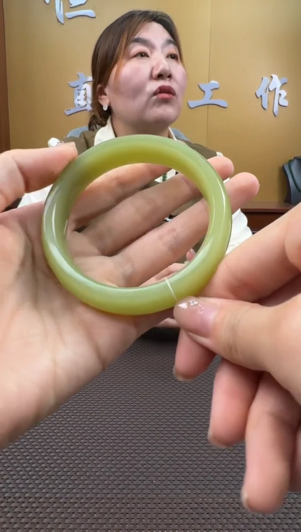 【闪购商品】和田玉手镯未镶嵌57