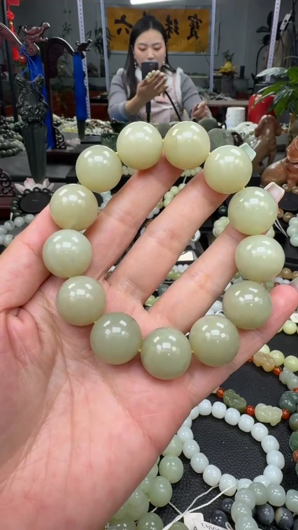 未镶嵌手串和田玉新疆且末奶油黄卡18